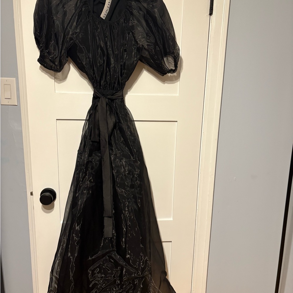 Chic Black Maxi Dress with Puff Sleeves